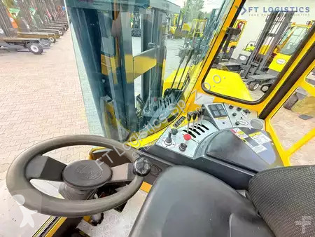 Štvorcestný vysokozdvižný vozík Combilift