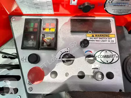 Štvorcestný vysokozdvižný vozík Combilift