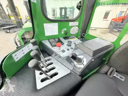 Štvorcestný vysokozdvižný vozík Combilift