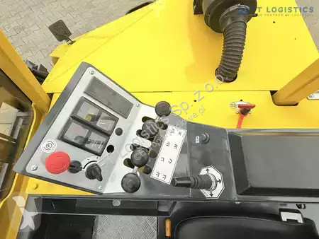 Štvorcestný vysokozdvižný vozík Combilift