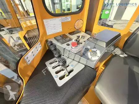 Štvorcestný vysokozdvižný vozík Combilift