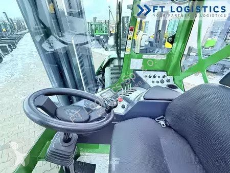 Štvorcestný vysokozdvižný vozík Combilift