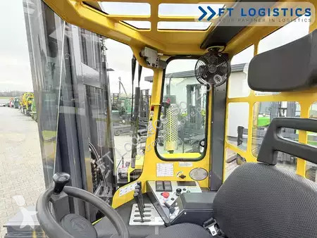 Štvorcestný vysokozdvižný vozík Combilift