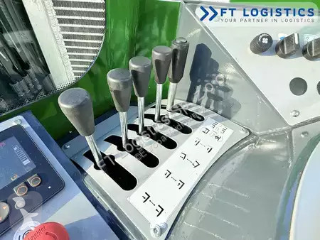 Štvorcestný vysokozdvižný vozík Combilift