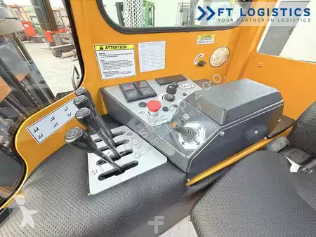 Štvorcestný vysokozdvižný vozík Combilift