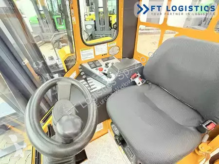 Štvorcestný vysokozdvižný vozík Combilift