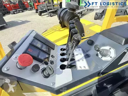 Многопосочен кар Combilift