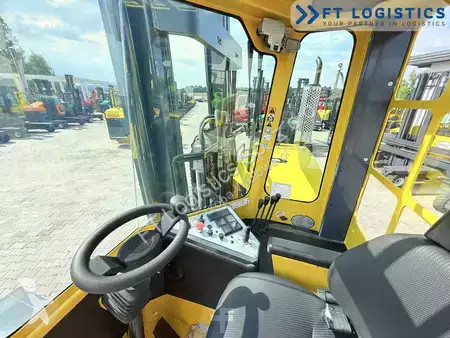 Многопосочен кар Combilift