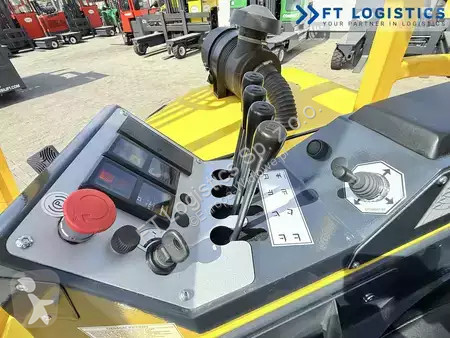 رافعة شوكية متعددة الاتجاهات Combilift