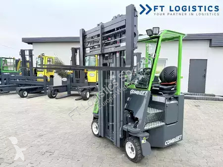 رافعة شوكية متعددة الاتجاهات Combilift
