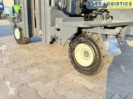Многоходовой погрузчик Combilift