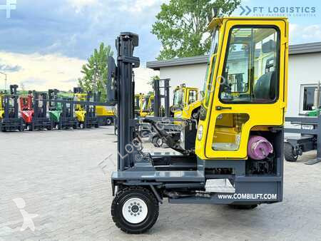 Stivuitor multidirectional Combilift
