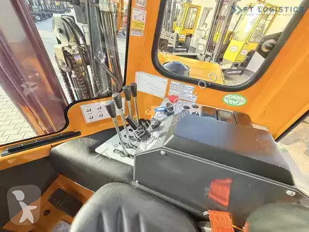 Štvorcestný vysokozdvižný vozík Combilift