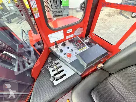 Štvorcestný vysokozdvižný vozík Combilift