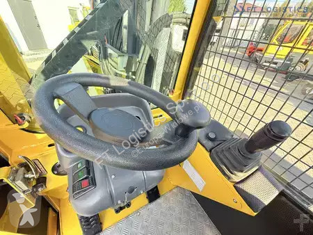 Štvorcestný vysokozdvižný vozík Combilift