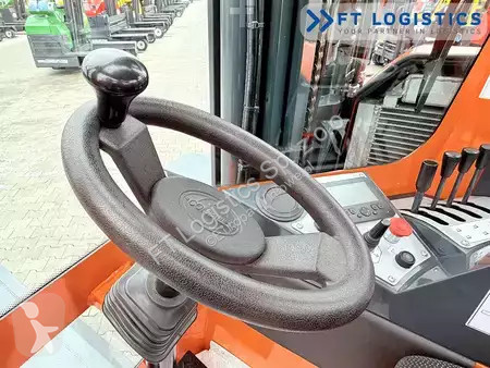 Štvorcestný vysokozdvižný vozík Combilift