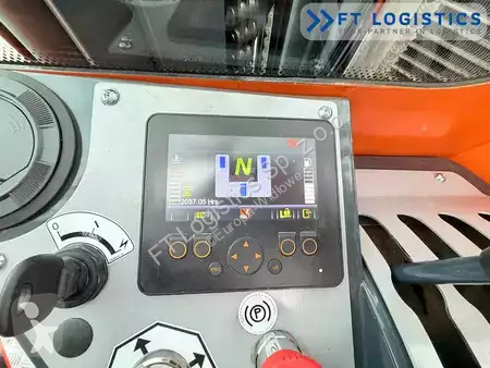 Štvorcestný vysokozdvižný vozík Combilift
