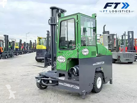 多向叉车 Combilift