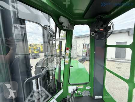 Stivuitor multidirectional Combilift