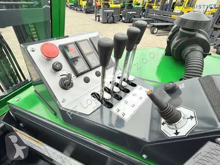 Stivuitor multidirectional Combilift