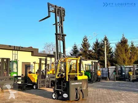 Štvorcestný vysokozdvižný vozík Combilift