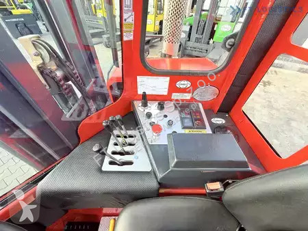 Štvorcestný vysokozdvižný vozík Combilift