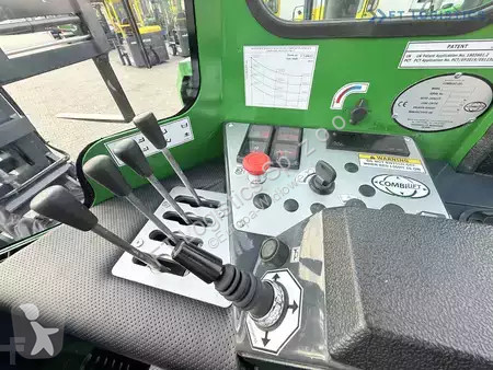 Štvorcestný vysokozdvižný vozík Combilift