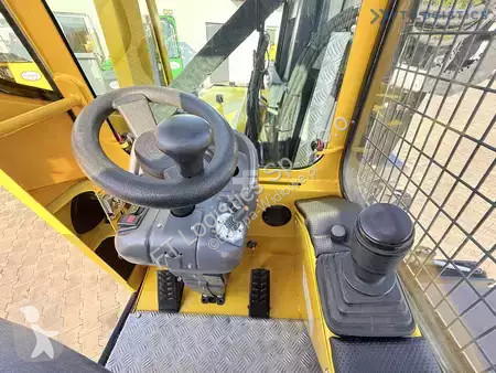Štvorcestný vysokozdvižný vozík Combilift
