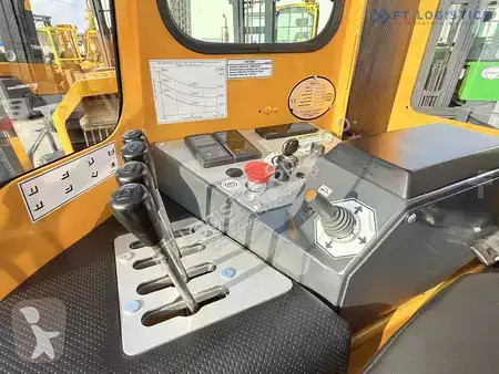 Štvorcestný vysokozdvižný vozík Combilift