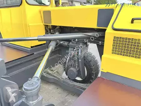 Štvorcestný vysokozdvižný vozík Combilift