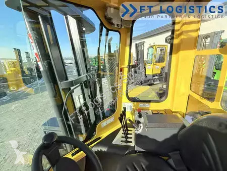 Štvorcestný vysokozdvižný vozík Combilift