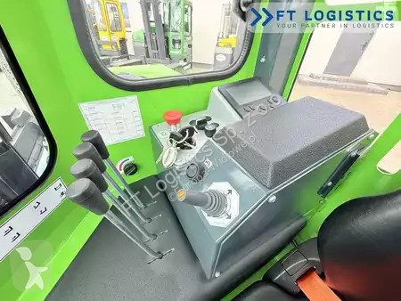 Štvorcestný vysokozdvižný vozík Combilift