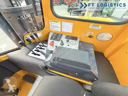 Štvorcestný vysokozdvižný vozík Combilift