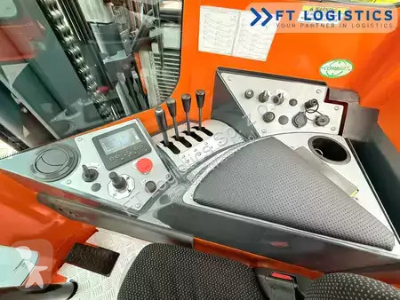 Štvorcestný vysokozdvižný vozík Combilift