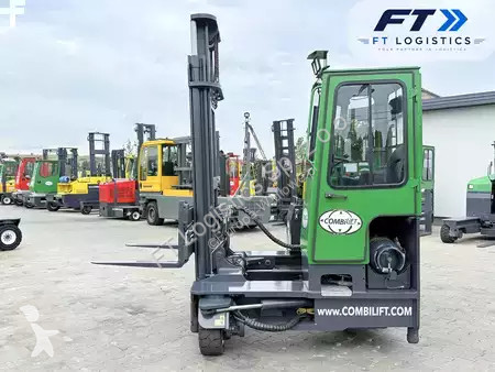 多向叉车 Combilift
