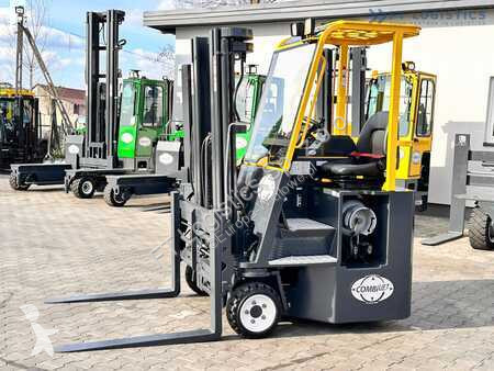 Empilhador multi direccional Combilift