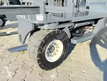 Štvorcestný vysokozdvižný vozík Combilift