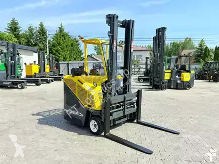 Многопосочен кар Combilift