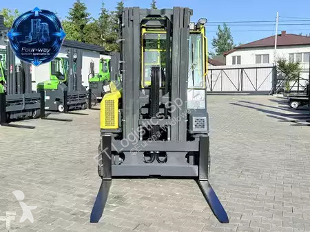 Stivuitor multidirectional Combilift