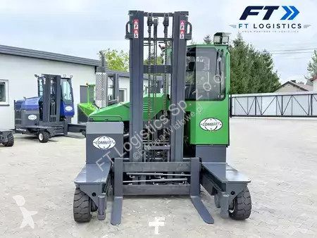 多向叉车 Combilift