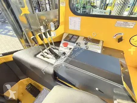 Štvorcestný vysokozdvižný vozík Combilift