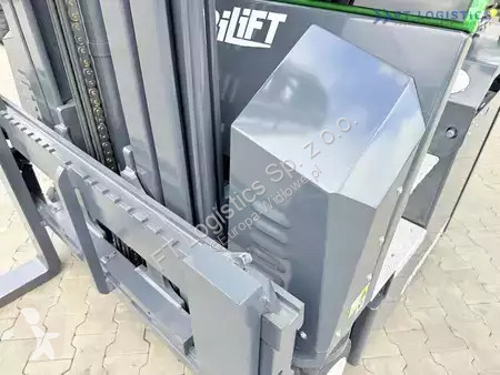 Štvorcestný vysokozdvižný vozík Combilift