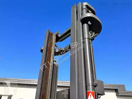 Štvorcestný vysokozdvižný vozík Combilift