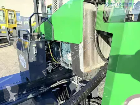 Štvorcestný vysokozdvižný vozík Combilift