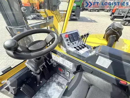 Многопосочен кар Combilift
