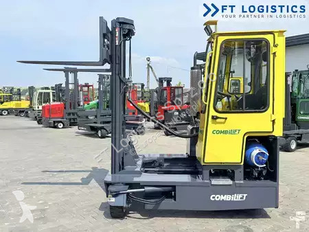 Stivuitor multidirectional Combilift