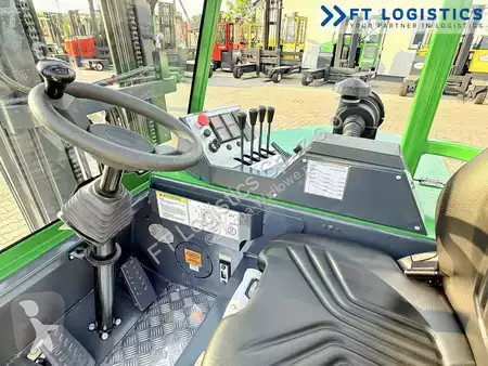 رافعة شوكية متعددة الاتجاهات Combilift