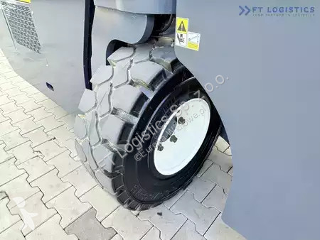 Štvorcestný vysokozdvižný vozík Combilift