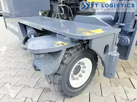 Štvorcestný vysokozdvižný vozík Combilift