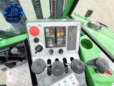 Многоходовой погрузчик Combilift